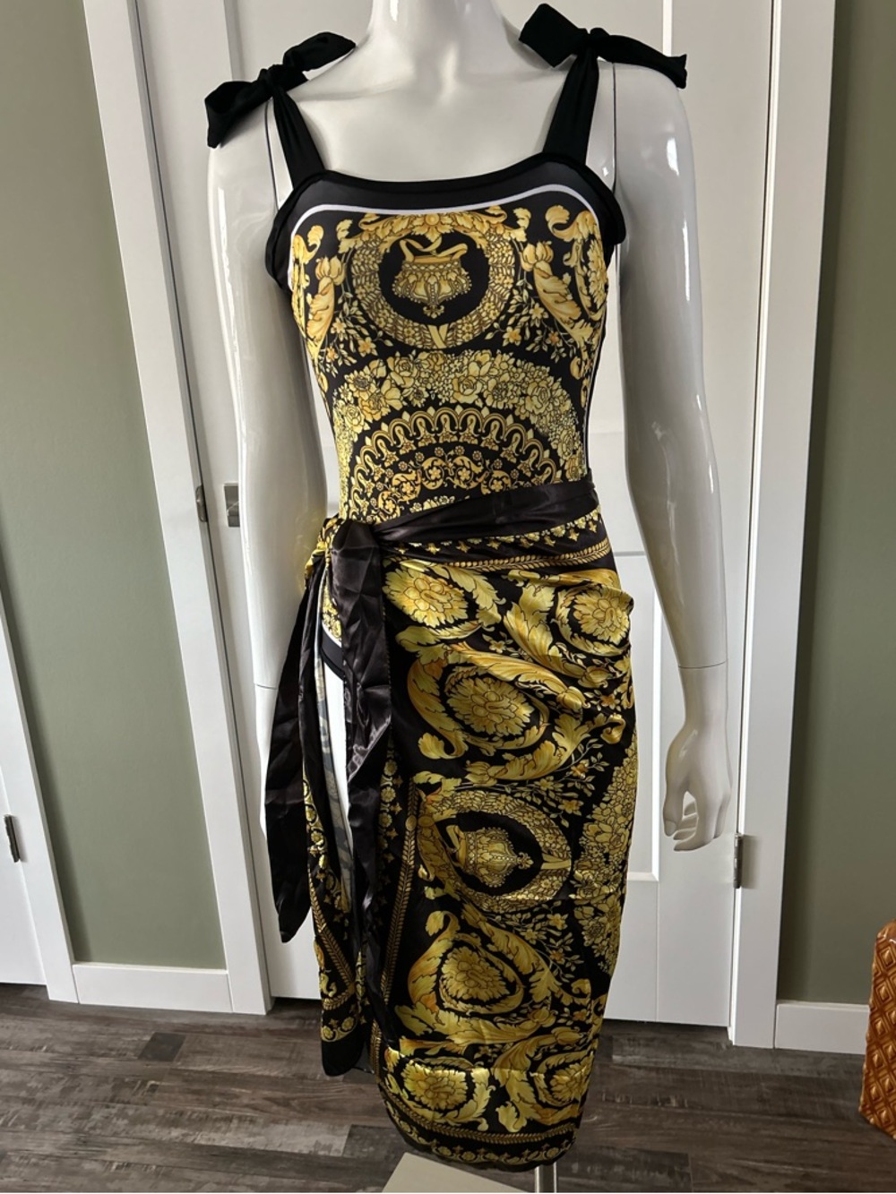 Luxe Black & Gold Baroque Swim Set One Piece + Sarong NEW Resort Glam - Picture 7 of 15